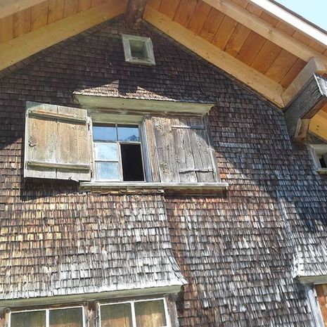 Holzschindelfassade alt